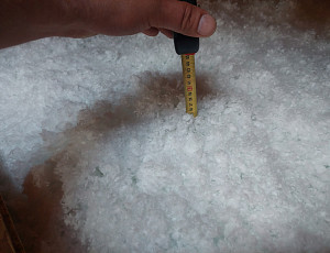 Zateplení stropu rodinného domu pomocí foukané izolace